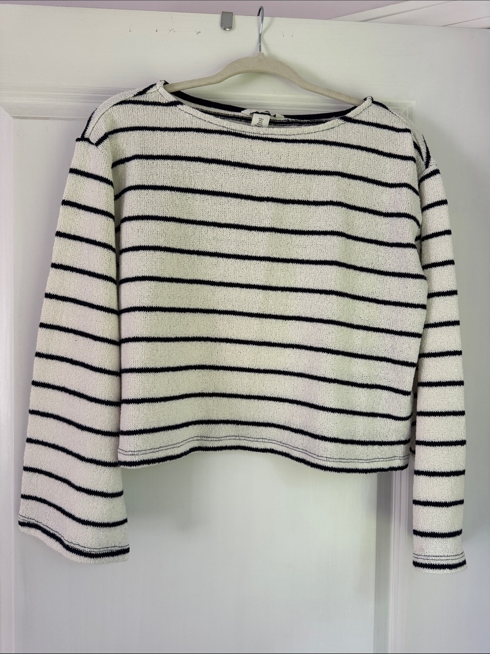H&M White and Black Striped Cropped Crew Sweatshirt